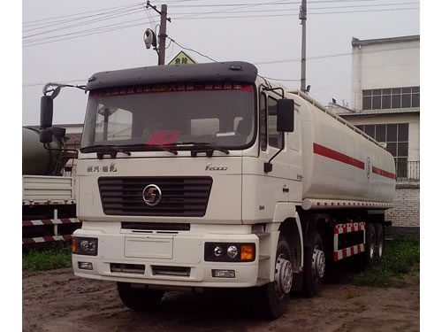 F2000 8×4 Oil Tank Truck